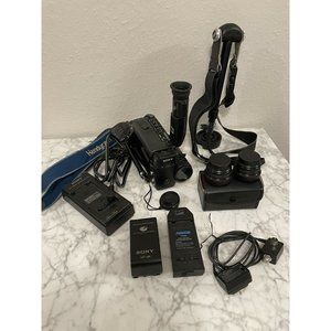 Sony Handycam CCD-TR7 Video Camera Recorder w/ Tons of Accecories+Tape*TURNS ON*